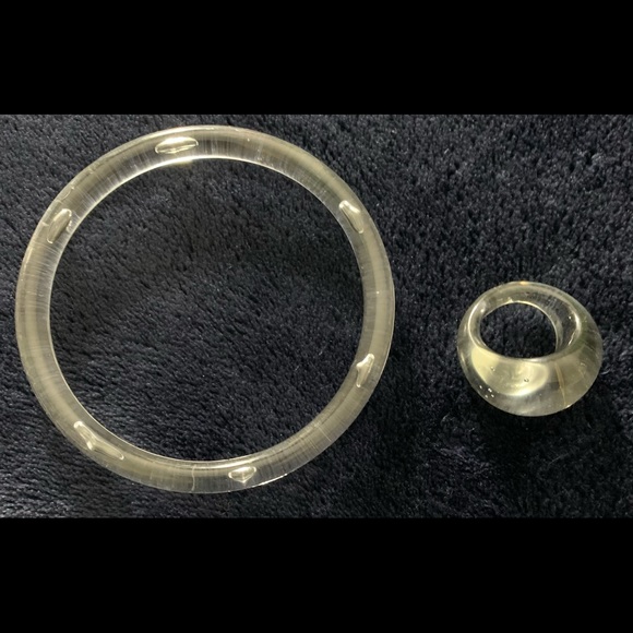 Woman’s acrylic dome ring and bracelet. NWNT. Size 7.5 ring approximate - Picture 4 of 12